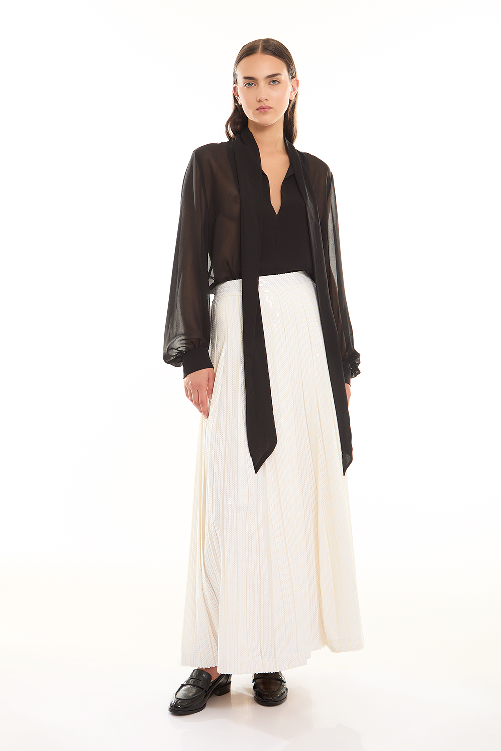 GODOTD600520_002_A24,alt-1