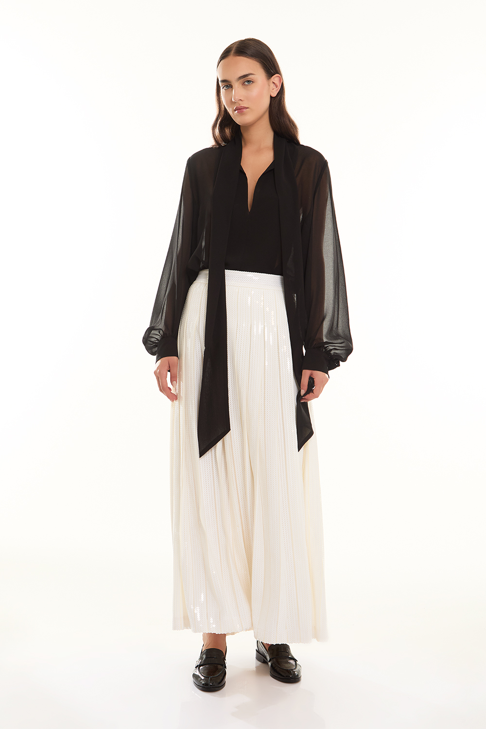 GODOTD600520_002_A24,alt-2