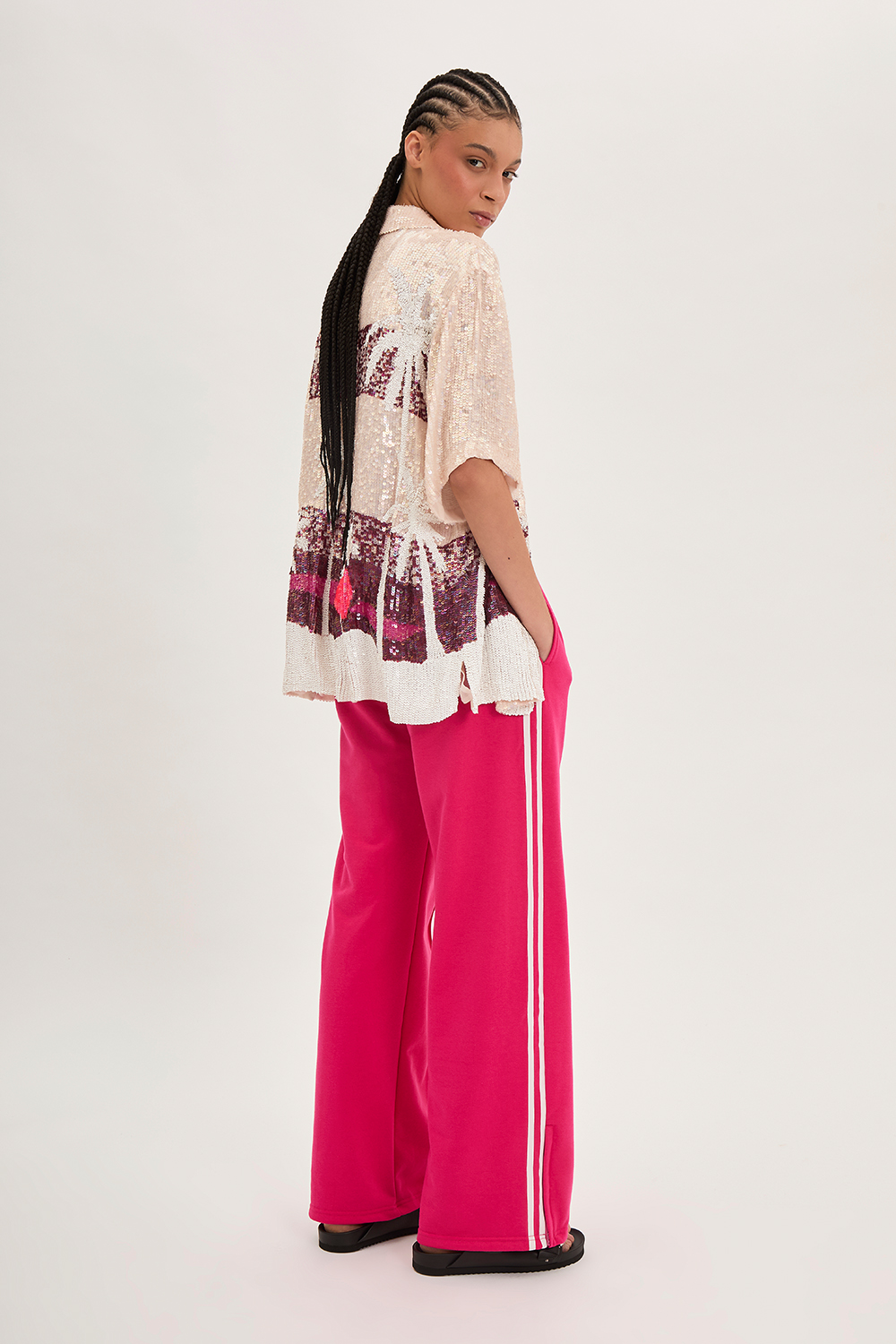 GUST24D380611_825_S24,alt-2