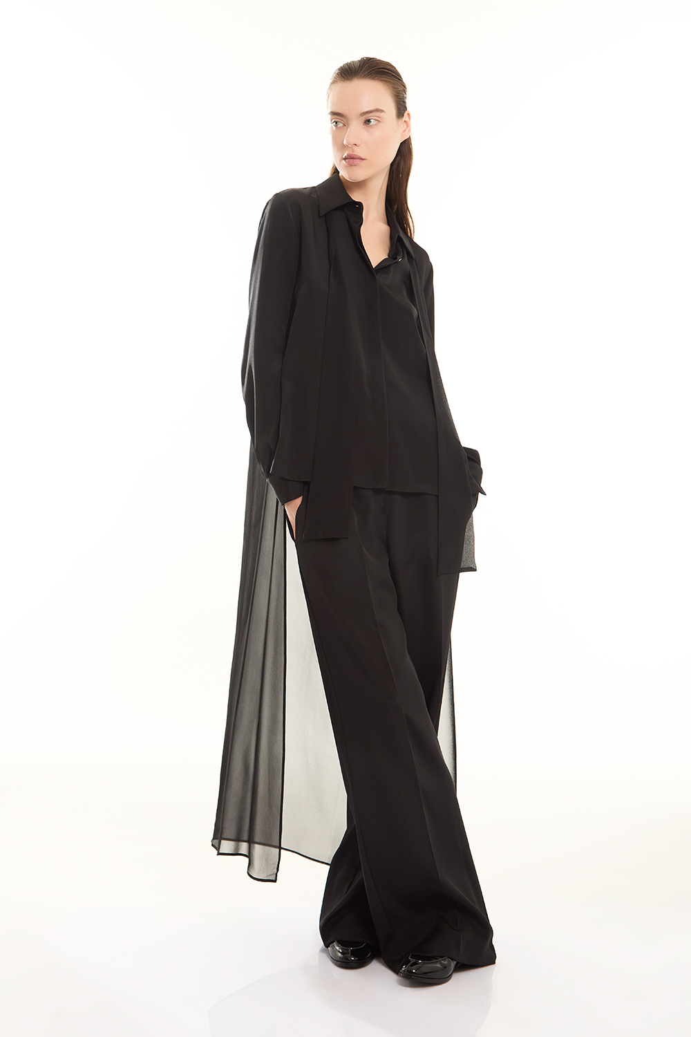 SOIREED232329_013_A24,alt-1