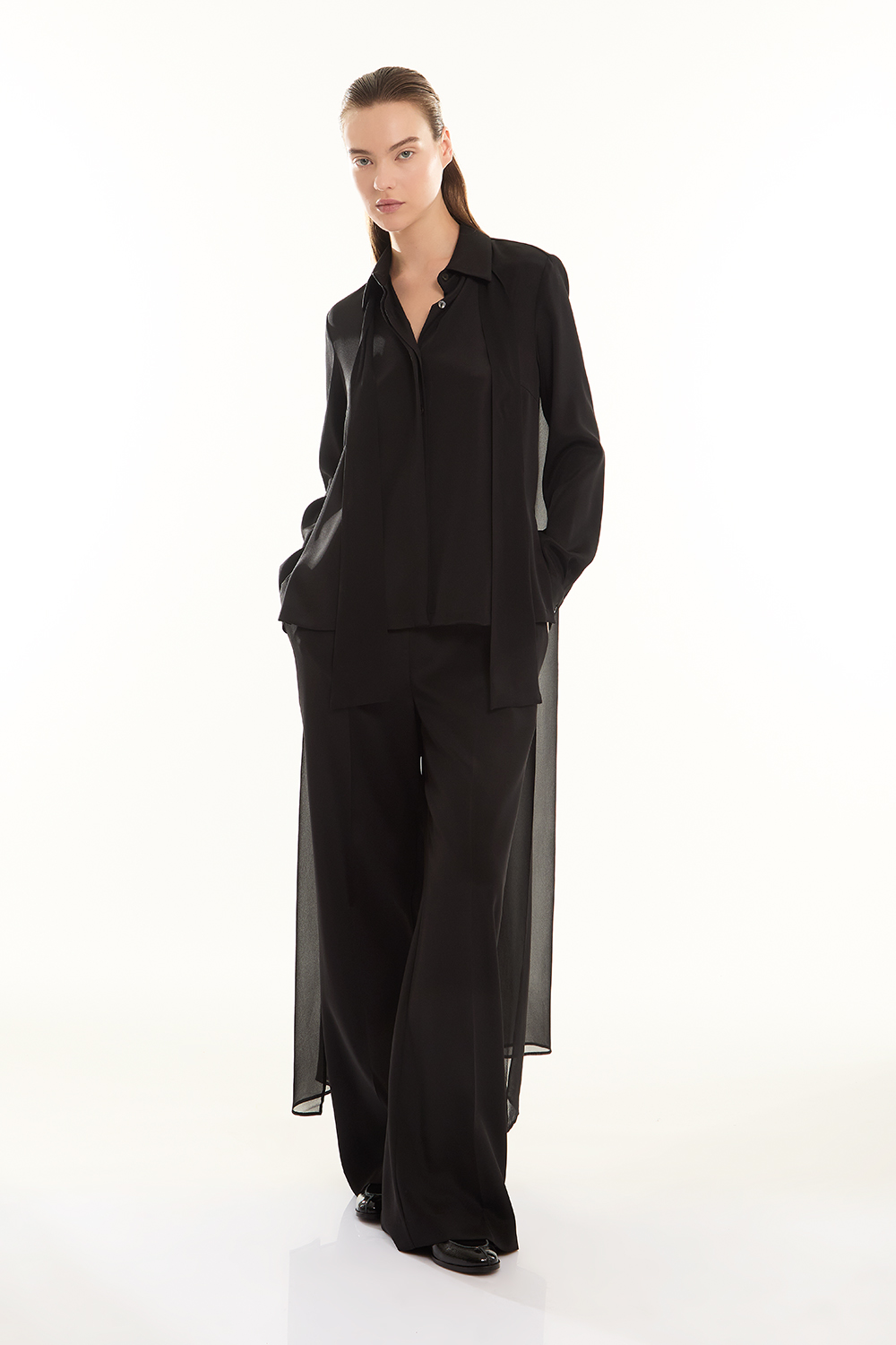 SOIREED232329_013_A24,alt-0