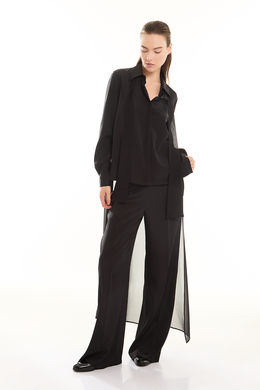 SOIREED232329_013_A24,alt-2