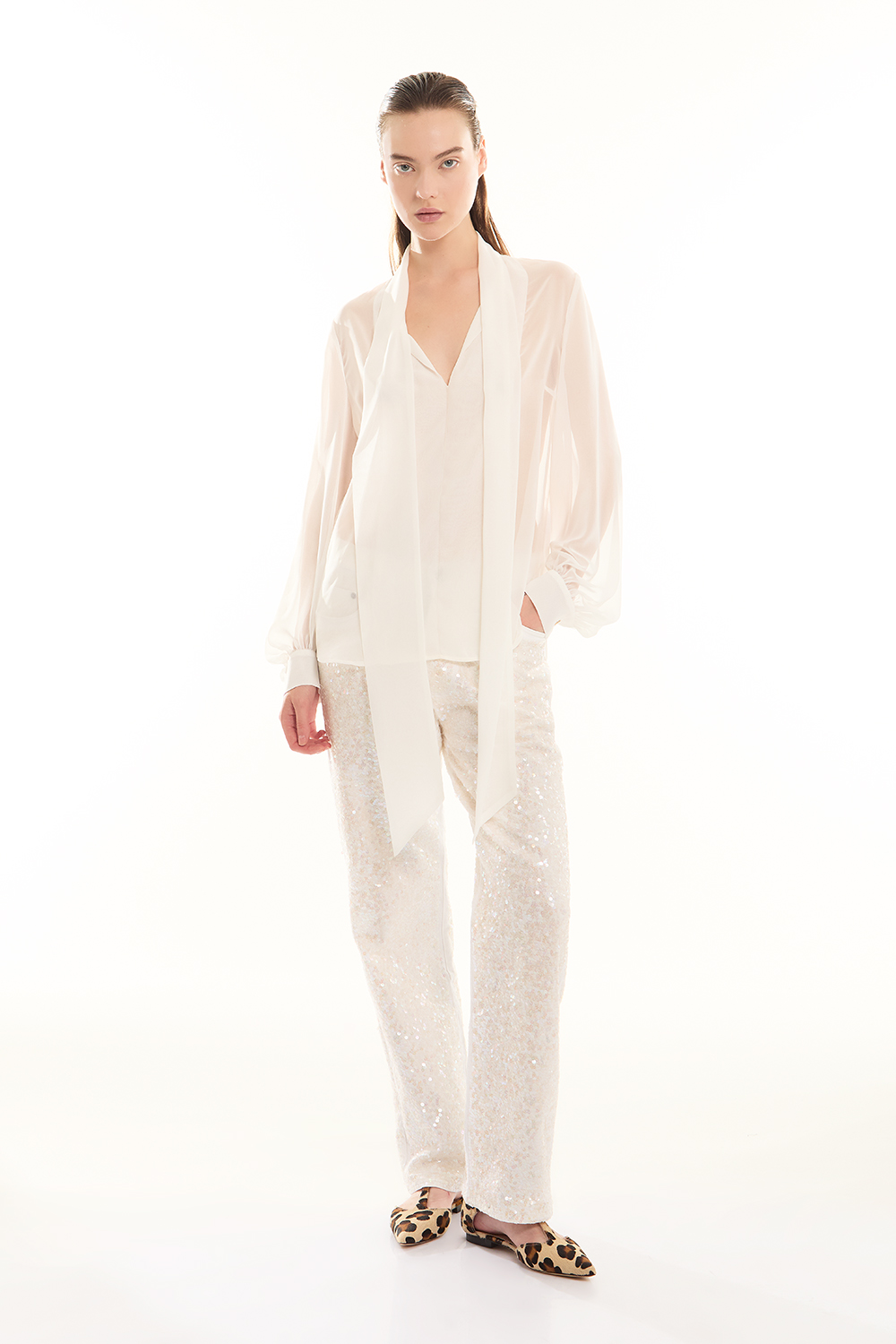 GUFFD230726_802_A24,alt-0