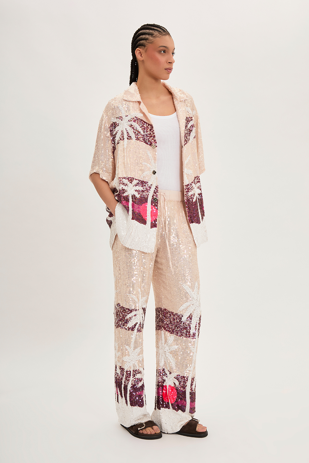 GUST24D380611_825_S24,alt-1